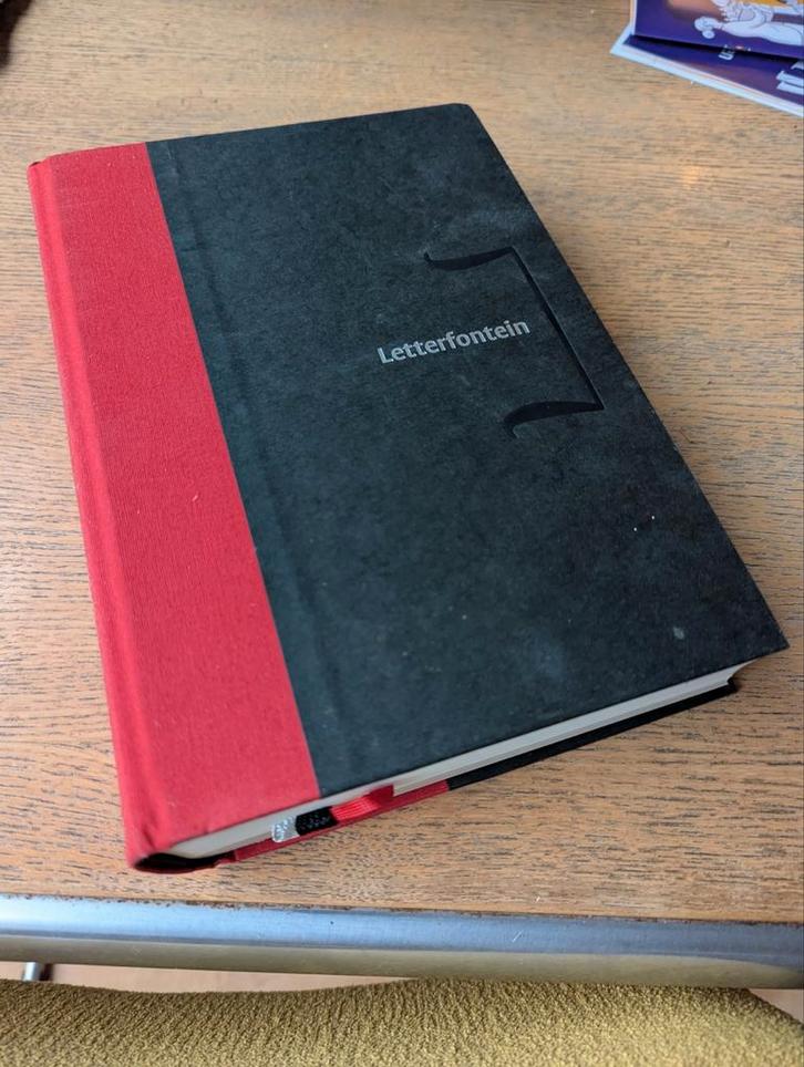 Letterfontein, Boeken, Catalogussen en Folders, Zo goed als nieuw, Ophalen of Verzenden