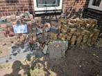 Gratis beton klinkers en driehoek stenen, Tuin en Terras, Ophalen, Gebruikt