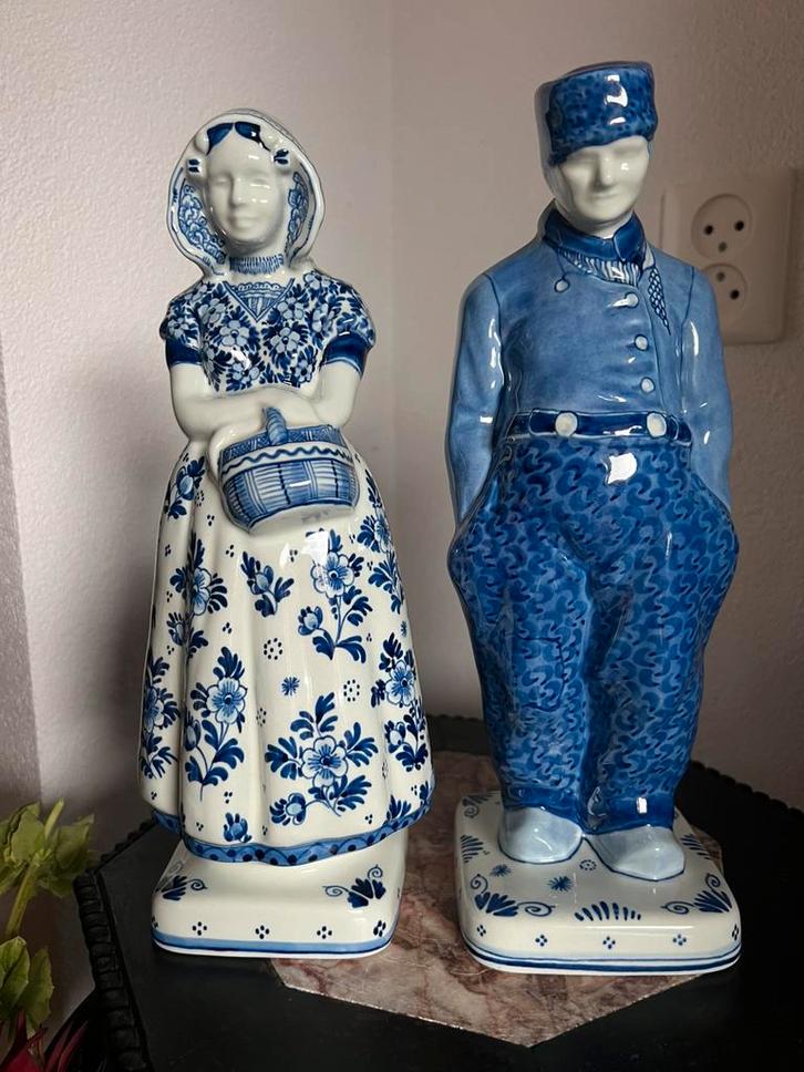 Boer en boerin groot model delftsblauw 29 cm porceleyne fles, Antiek en Kunst, Antiek | Porselein, Ophalen of Verzenden