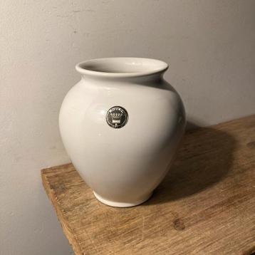 Vintage Royal Vaas - 13cm Hoog beschikbaar voor biedingen