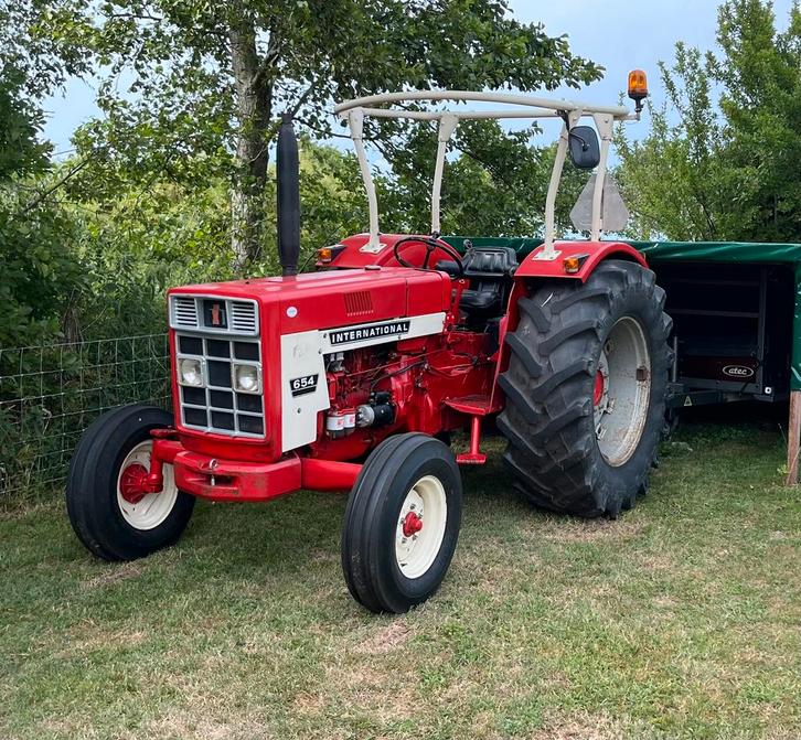 International 654-S met oldtimer kenteken, Zakelijke goederen, Agrarisch | Tractoren, 5000 tot 7500, Case IH, tot 80 Pk, Gebruikt