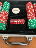Poker Set met Fiches, Dobbelstenen en Dealer Button, Een of twee spelers, Ophalen of Verzenden, Zo goed als nieuw, Reisspel