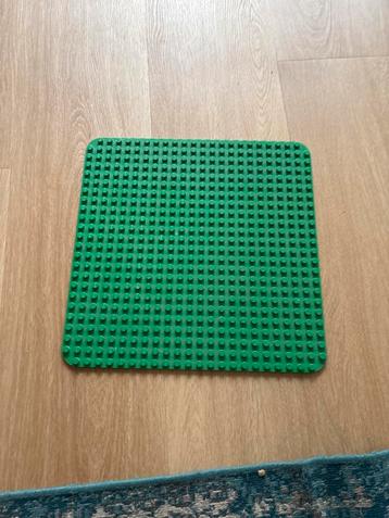 Groene LEGO Bouwplaat beschikbaar voor biedingen