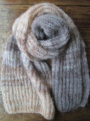 Hand gebreide wollen sjaal / shawl van mohair met zijde beschikbaar voor biedingen