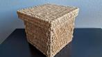 Riet / Rotan / Gras gevlochten mand met deksel, Mand, Vierkant, Ophalen of Verzenden, Zo goed als nieuw