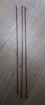 Te koop:Twee houten gordijn/trekstokken evt een derde) 1.27m, Ophalen, Gebruikt, 100 tot 150 cm, Bruin