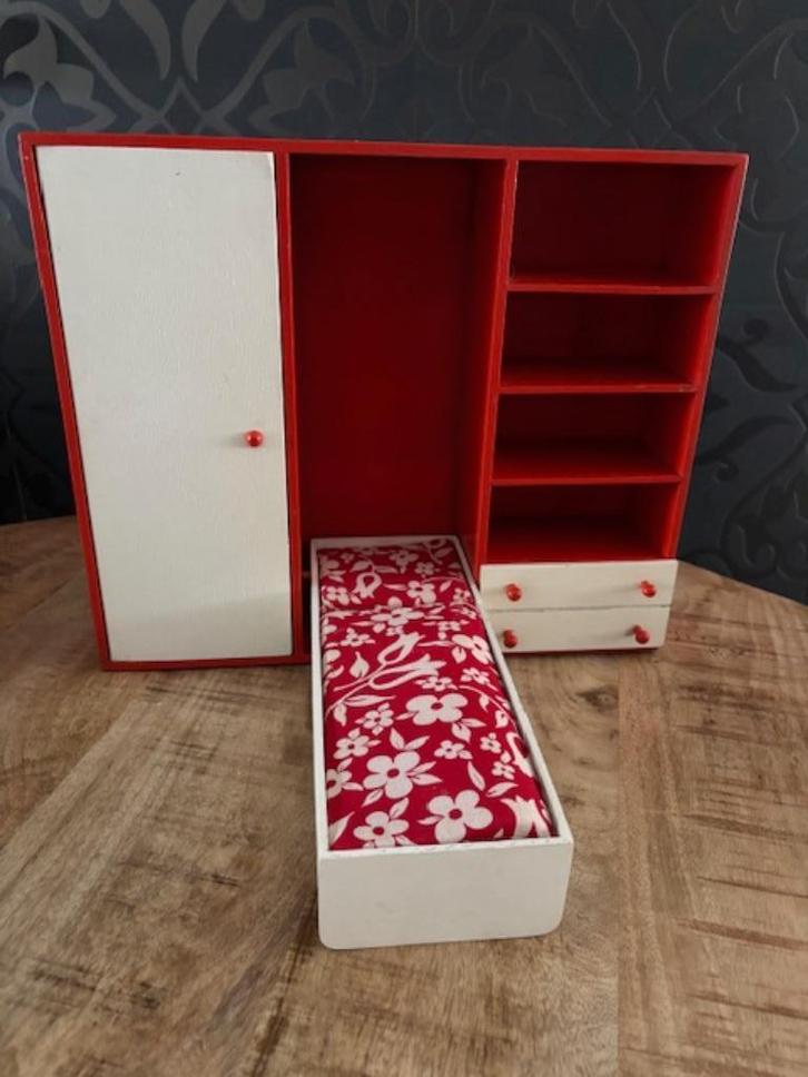 Retro Barbie bedmeubel jaren 70, Verzamelen, Poppen, Pop, Ophalen of Verzenden
