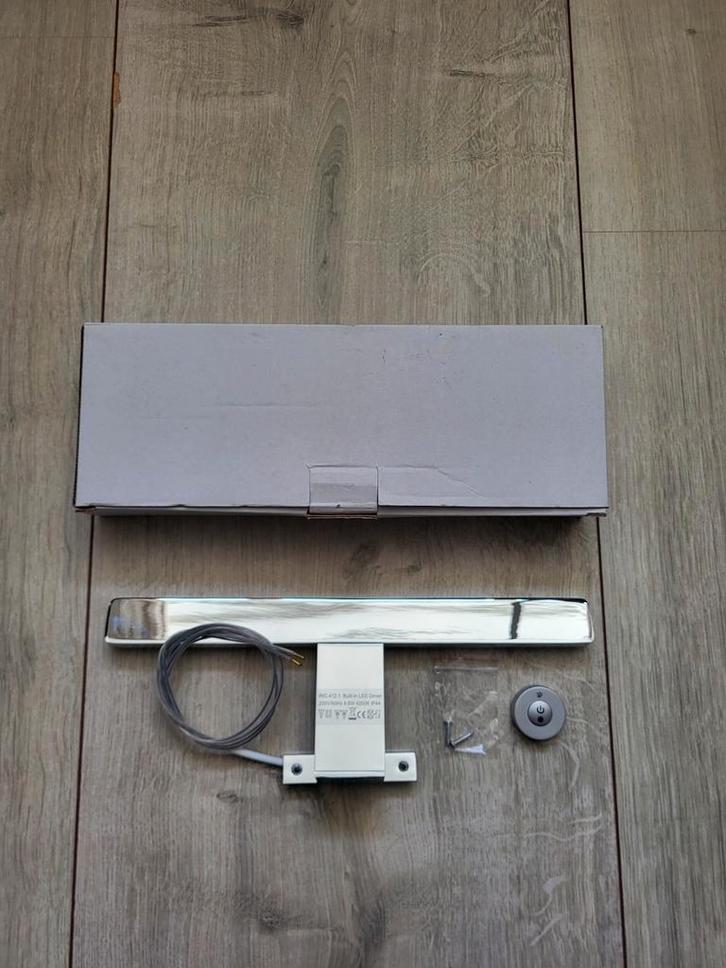 Kwazar LED Spiegellamp Badkamer - Nieuw in Doos, Huis en Inrichting, Lampen | Wandlampen, Nieuw, Kunststof, Metaal, Ophalen