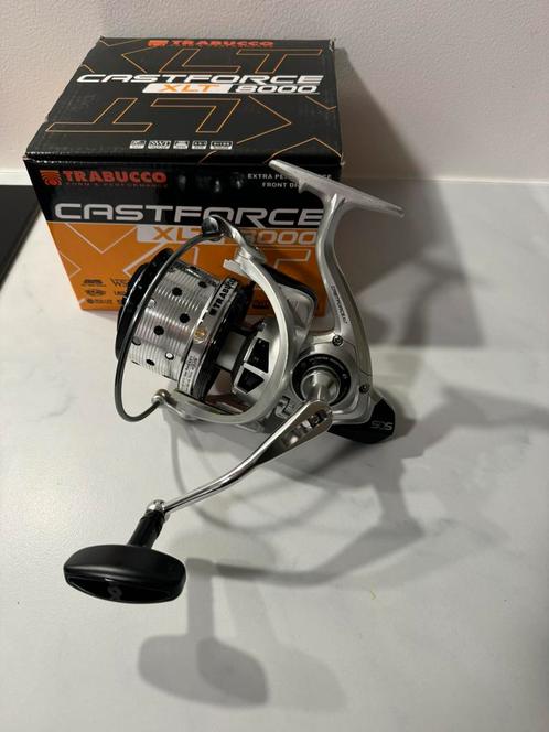 NIEUWE TRABUCCO CASTFORCE XLT 8000 Surf  HEAVY FEEDER MOLEN, Watersport en Boten, Hengelsport | Zeevissen, Nieuw, Molen, Ophalen of Verzenden