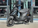 Piaggio Zip mat zwart 3881 km BJ. 2-2024 1E EIG., Ophalen, Maximaal 45 km/u, Zip, Zo goed als nieuw