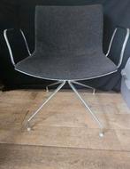 Arper Catifa 53 stoelen, 3 stuks, goede gebruikte conditie., Huis en Inrichting, Stoelen, Ophalen, Gebruikt, Metaal, Grijs