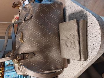 Tas en portemonnee  beschikbaar voor biedingen