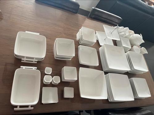 Yong squito servies, Huis en Inrichting, Keuken | Servies, Overige stijlen, Ophalen