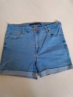 Stretch spijker short 42 Bershka, Blauw, Zo goed als nieuw, W33 - W36 (confectie 42/44), Bershka