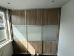 Nette inbouwkast met schuifdeuren, Huis en Inrichting, Kasten | Kledingkasten, Ophalen, 200 cm of meer, Zo goed als nieuw, 200 cm of meer