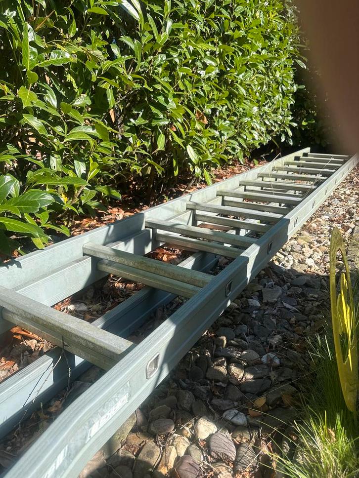 Dirks Aluminium Ladder - 3x13, Doe-het-zelf en Verbouw, Ladders en Trappen, Gebruikt, Ladder, 4 meter of meer, Opvouwbaar of Inschuifbaar