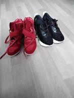 2 paar schoenen 1 paar rood 1 paarvzwart/ wit maat 37cm, Fashion, Zwart, Ophalen of Verzenden, Sneakers of Gympen