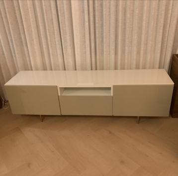 Beste tv-meubel beschikbaar voor biedingen