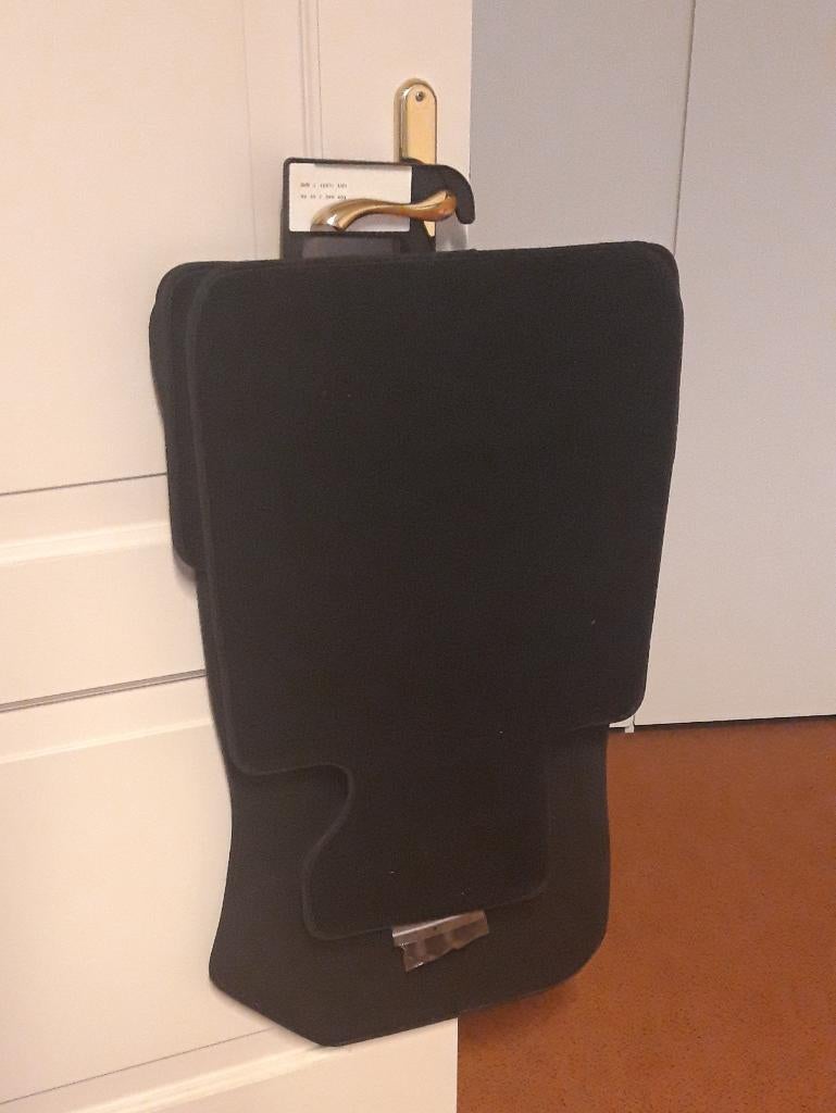 Automatten complete nieuwe set 4 stuks voor een BMW serie 1, Ophalen of Verzenden, Nieuw