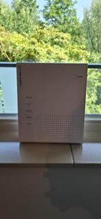 Experia box V10, Ophalen of Verzenden, Gebruikt, Router