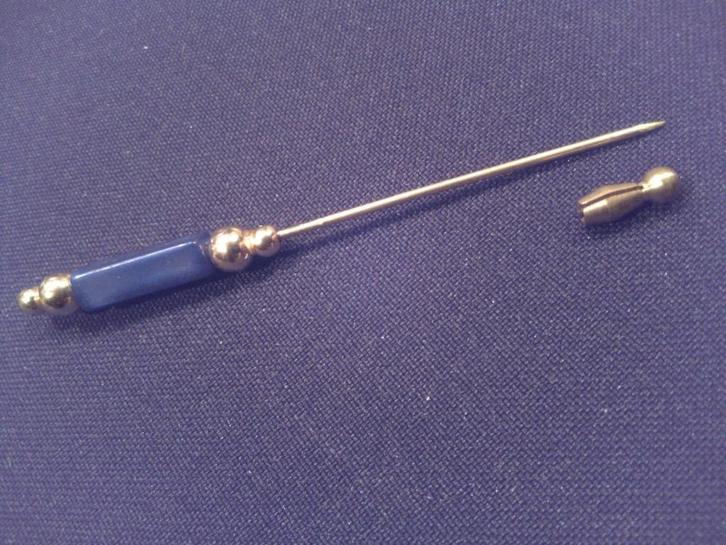 Hoedenspeld / Naald / Broche <> Strakke Moderne Vormgeving, Sieraden, Tassen en Uiterlijk, Broches, Zo goed als nieuw, Overige materialen