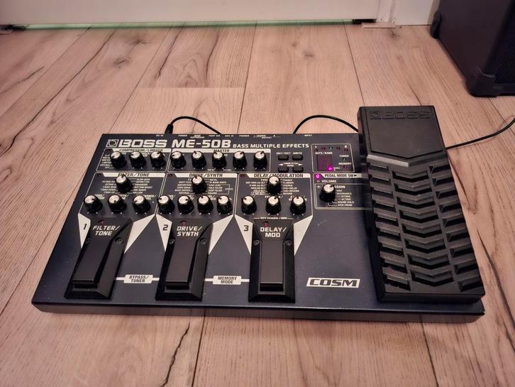 Boss ME-50B Bass Multiple Effects Pedal, Muziek en Instrumenten, Effecten, Gebruikt, Delay of Echo, Distortion, Overdrive of Fuzz
