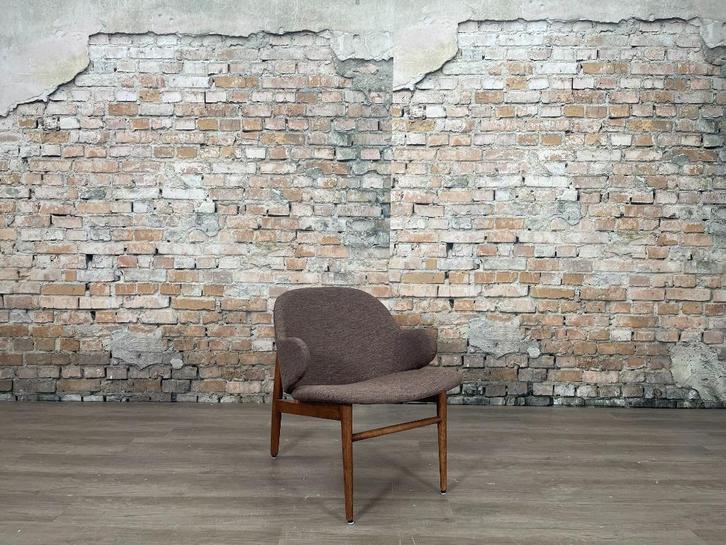 Satelliet Lars Lac bruin bij TheReSales, Huis en Inrichting, Fauteuils, Zo goed als nieuw, Hout, Stof, 50 tot 75 cm, Minder dan 75 cm