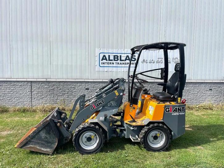 Giant D254SW shovel kniklader 2021 met slechts 423 uur, Zakelijke goederen, Machines en Bouw | Kranen en Graafmachines, Wiellader of Shovel