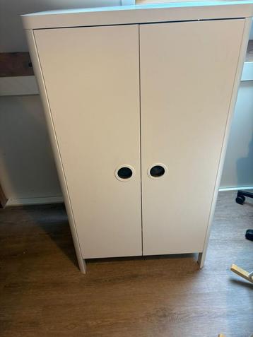 Kledingkast ikea Busunge