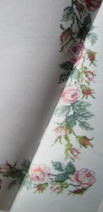 Borduurpatroon  Roosjes op kleed   nr 9242, Verzenden, Nieuw, Handborduren, Patroon