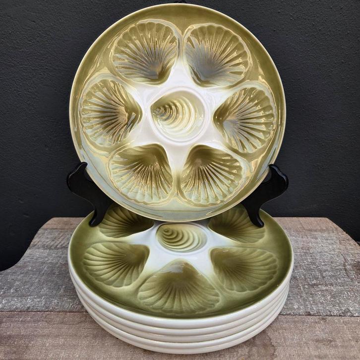 Vintage Moulin des Loups oesterborden, per stuk, Huis en Inrichting, Keuken | Servies, Gebruikt, Bord(en), Overige stijlen, Aardewerk