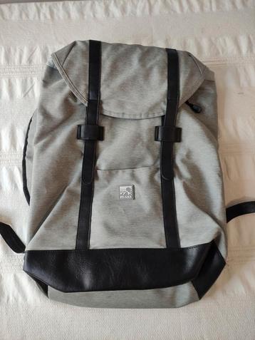Grijze Rugzak - School/Tas beschikbaar voor biedingen