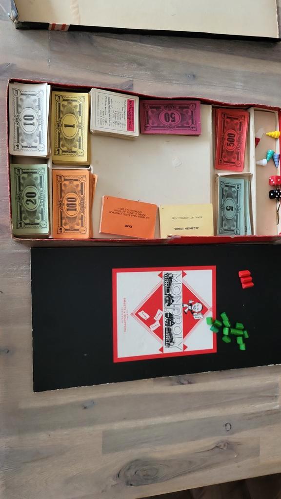 Monopoly Bordspel - Vintage Editie, Hobby en Vrije tijd, Gezelschapsspellen | Bordspellen, Gebruikt, Een of twee spelers, Drie of vier spelers