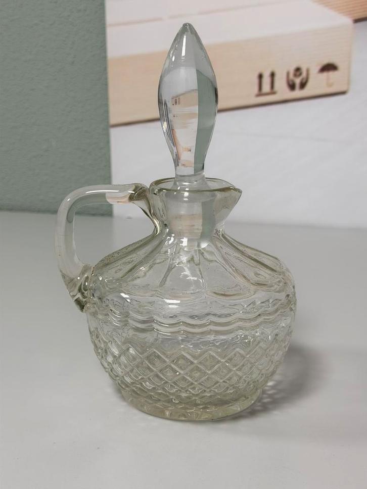 Vintage geslepen glazen kan met stop decoratieve glas karaf, Antiek en Kunst, Antiek | Glas en Kristal, Ophalen of Verzenden