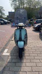 Custom color vespa sprint., Fietsen en Brommers, Scooters | Vespa, Ophalen, Zo goed als nieuw