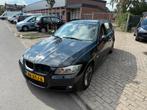 BMW 3-Serie 2.0 I 318 Touring 2012 Zwart Luxury Line, 4 cilinders, Zwart, Origineel Nederlands, Handgeschakeld
