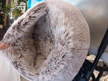 Kattenmand / puppienest (nieuw) beschikbaar voor biedingen