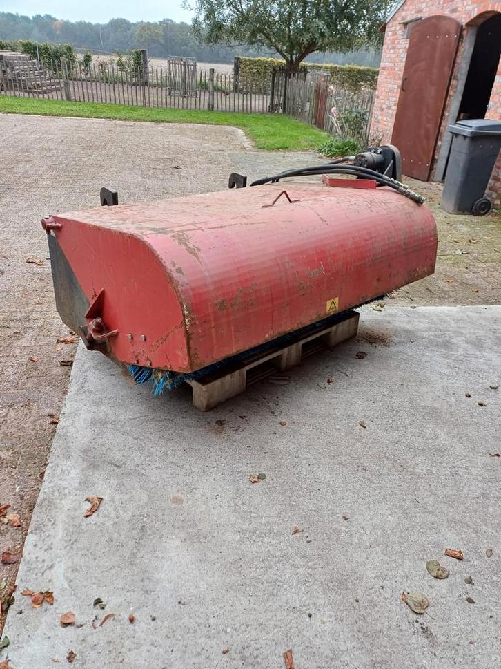 Aanbouwdelen/ veegmachine /pelikaanbak / kipper, Zakelijke goederen, Agrarisch | Werktuigen, Overige, Werkplaats, Gebouw of Erf