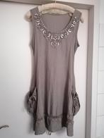 TRENDY taupekleur linnen tuniek met zakken en pailletten M, Kleding | Dames, Blouses en Tunieken, Ophalen of Verzenden, Nieuw