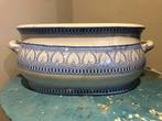 Grote aardewerk voetbak / teil met blauw motief., Ophalen of Verzenden