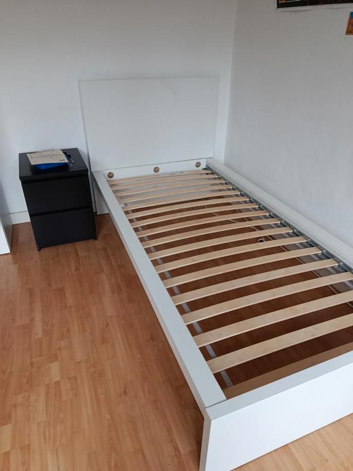 Ikea bed eenpersoons inclusief matras, Huis en Inrichting, Slaapkamer | Bedden, Eenpersoons, Hout, Wit, Ophalen