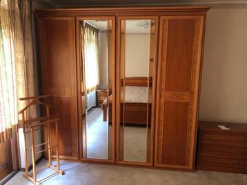 Garderobe kleding kast 220 cm breed kersen beschikbaar voor biedingen