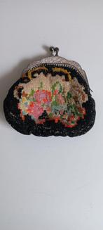 Fijn, antiek,  vintage geborduurd beursje., Ophalen of Verzenden