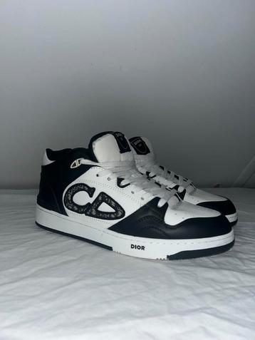 Dior b57 beschikbaar voor biedingen