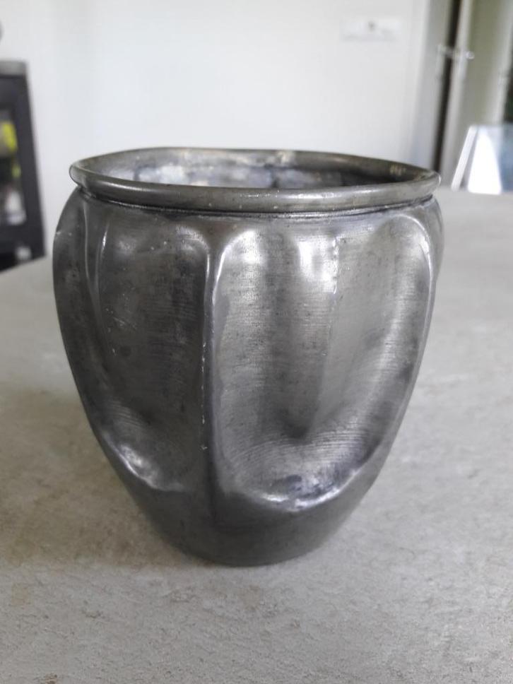 Vaasje Chanal, tin, Antiek en Kunst, Antiek | Tin, Ophalen of Verzenden