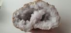 Grote bergkristal geode ruim 1,5 kilo. Kwartsgeode Marokko, Verzamelen, Mineralen en Fossielen, Ophalen of Verzenden, Mineraal