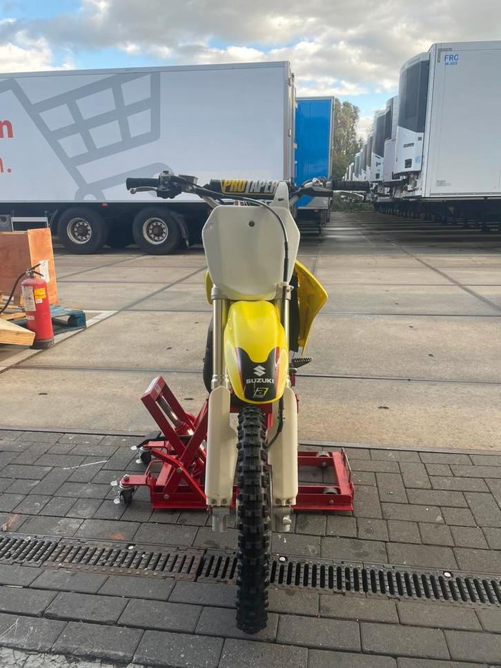 Suzuki RM85 uit 2006, Fietsen en Brommers, Brommers | Crossbrommers, Ophalen