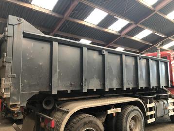 Div. Haakarmcontainers te koop beschikbaar voor biedingen