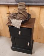 Landelijk, stoer nachtkastje, halkastje, vintage kastje, Huis en Inrichting, Slaapkamer | Nachtkastjes, Ophalen, Minder dan 45 cm