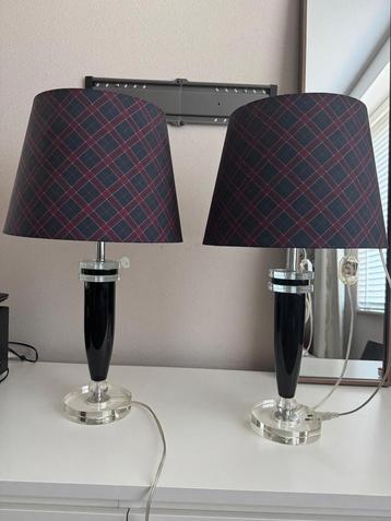 2 tafellampen 60 cm hoog.  beschikbaar voor biedingen